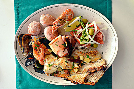 特色,鱼肉,虾,贻贝,章鱼,煮土豆,兰索罗特岛,加纳利群岛,西班牙,欧洲