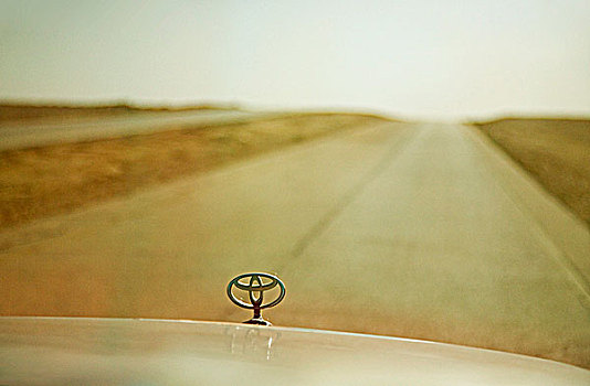 加达梅斯,利比亚,后视图,防护,后面,窗户,四驱车,汽车,道路,围绕,沙漠