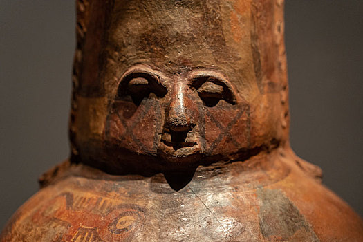 秘鲁兰巴里·奥里维拉博物馆藏印加帝国陶大型人形罐