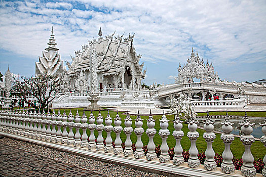 泰北清莱白庙又叫,龙昆寺,灵光寺或白龙寺,wat,rong,khun