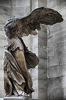卢浮宫胜利女神像