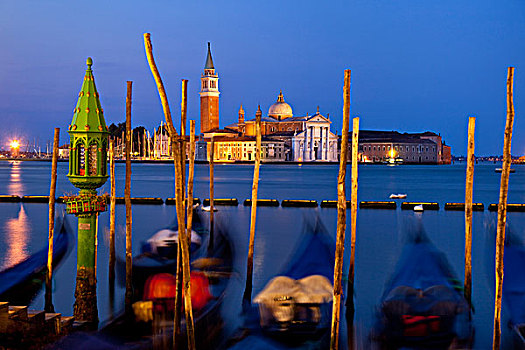 等待,小船,圣乔治奥,马焦雷湖,黎明,威尼斯,威尼托,意大利