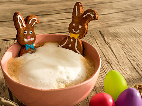 复活节兔子,一杯咖啡