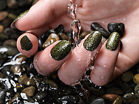 手,绿色,指甲油,鹅卵石,石头,水中