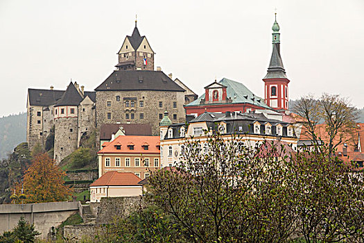 捷克共和国,卡罗维瓦里,城堡,12世纪,哥特式,城镇,围绕,河,一个,石头,捷克