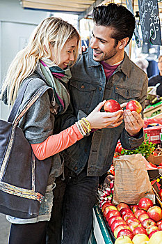 年轻,情侣,购物,新鲜水果,蔬菜