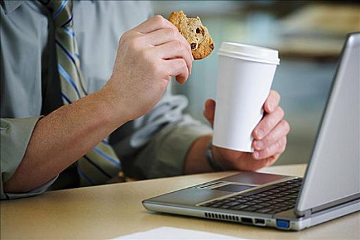 男人,书桌,咖啡,饼干