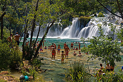 旅游,沭浴,瀑布,国家公园,卡尔卡,达尔马提亚,克罗地亚,欧洲