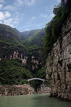 重庆巫山大宁河小三峡滴翠峡内全长3公里左右的小三峡古栈道