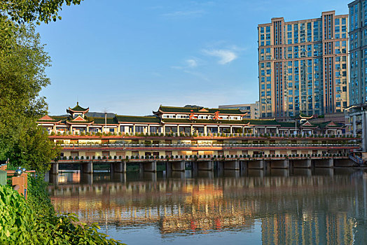 福建永春县城的桃溪门楼