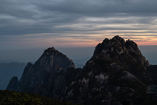 安徽黄山风景区日落风光