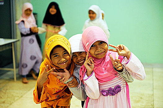 女生,微笑,室内,学校,大清真寺,雅加达,爪哇岛,印度尼西亚,东南亚