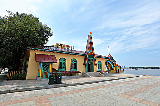水岸餐厅