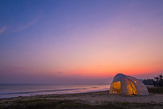 海边,帐篷
