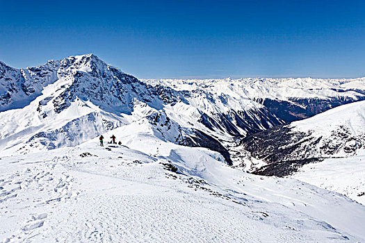越野,滑雪者,下降,山,冬天,看,山谷,意大利,欧洲