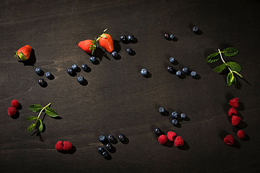 蓝莓,草莓,树莓