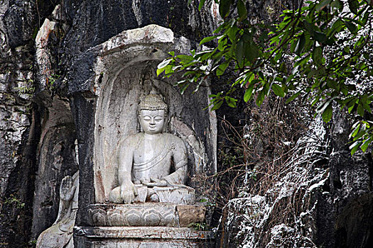 杭州,西湖,建筑,灵隐寺,寺庙,雪,宗教,佛教,僧人,塑像,信仰,文化,旅游,飞来峰