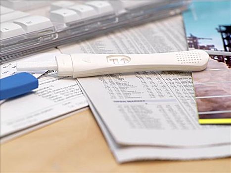 妊娠测试,书桌