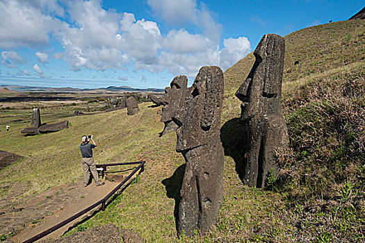 智利,复活节岛,拉帕努伊,拉帕努伊国家公园,古迹,拉诺拉拉库采石场,采石场,火山,山坡,雕刻,旅游,石头