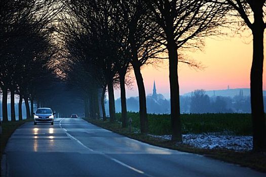 汽车,驾驶,乡间小路,日落,冬天,靠近,杜伊斯堡,北莱茵威斯特伐利亚,德国,欧洲