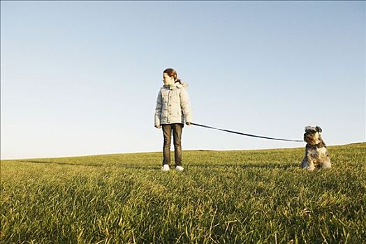 女孩,狗,领着,宽阔,天空