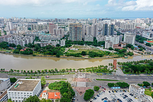 航拍海南海口海甸河畔的海口钟楼