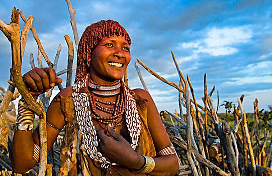 埃塞俄比亚,奥莫低谷,乡村,部落,第一,妻子,微笑,日落,木屋