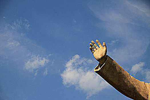 雕像的手