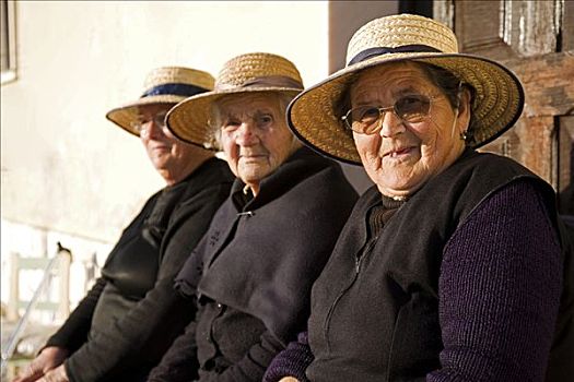 葡萄牙,三个,老人,葡萄牙人,女性,靠近,城镇,习俗,鳏寡,穿戴,黑色