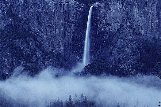布里尔维尔瀑布,优胜美地国家公园,加利福尼亚,美国