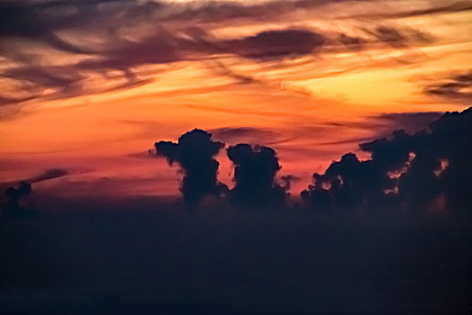 彩霞天空