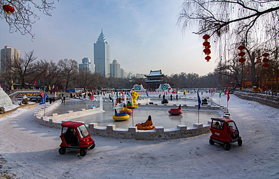 乌鲁木齐人民公园冰雪游玩