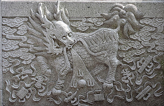 浙江杭州灵隐寺里的麒麟浮雕