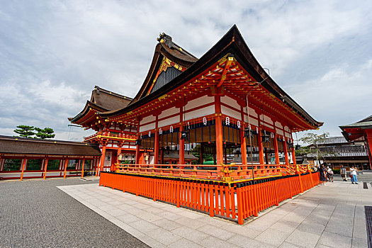 日本京都伏见稻荷大社外拜殿景观