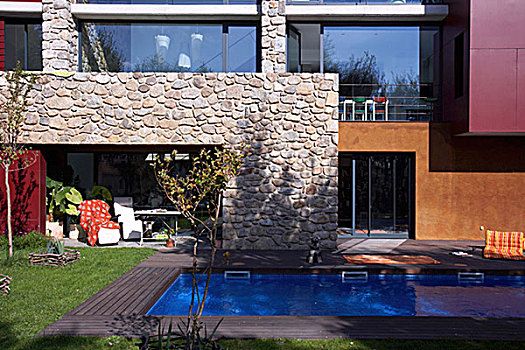 游泳池,花园,现代住宅,石墙