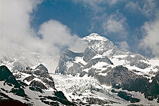 玉龙雪山景观