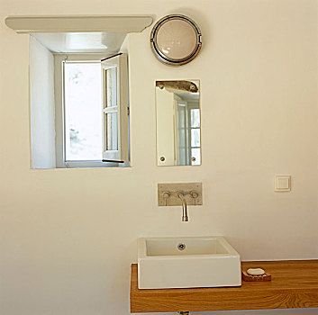 小,打开,窗户,高处,简单,现代,盥洗池,浴室
