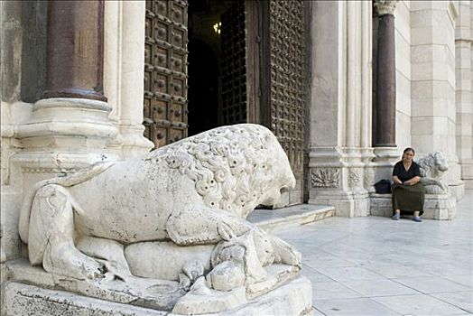 乞丐,狮子,雕塑,入口,大教堂,那不勒斯,坎帕尼亚区,意大利