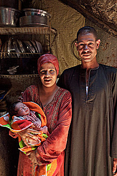 26岁,诞生,儿子,3星期大,丈夫,乡村,地区,埃及,六月,2007年
