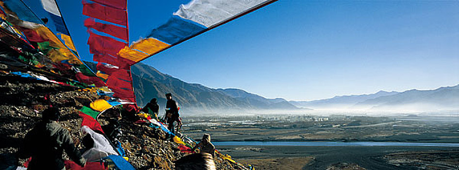 西藏挂经幡