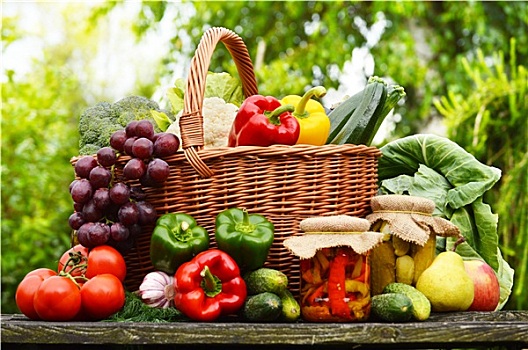 新鲜,有机,蔬菜,柳条篮,花园