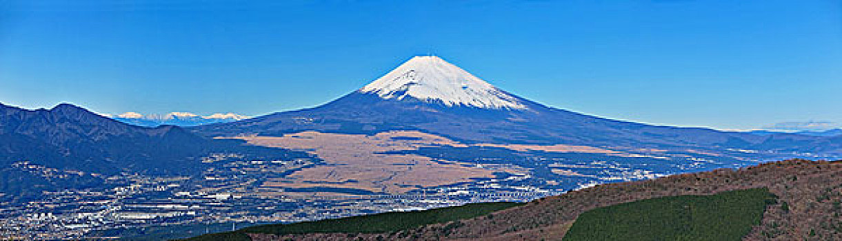从芦之湖远眺富士山
