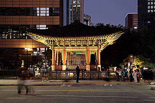 亭子,传统,建筑,靠近,广场,市区,首尔,夜晚,韩国,亚洲