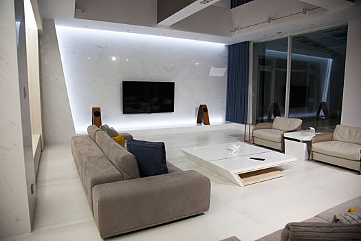 豪华且现代感的室内设计,宽大豪华的客厅