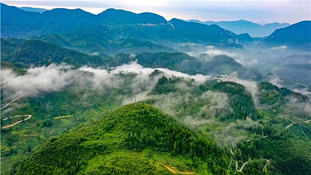 重庆酉阳,山道弯弯乡村新图景