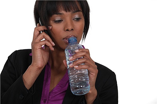 女人,手机,饮用水