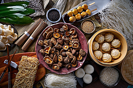 香菇,稻米,饺子,蒸制,猪肉,面条,亚洲美食,食物,混合