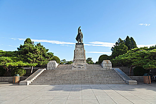 辽沈战役纪念碑雕像