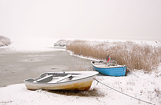 划艇,冬天