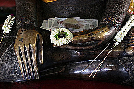柬埔寨,金边,佛像,供品,庙宇